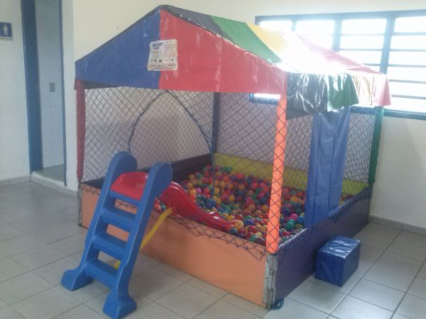 PISCINA DE BOLINHA (2x2mts)
